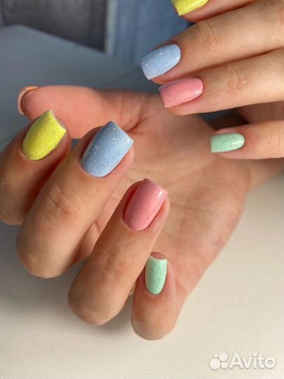 Модель на маникюр