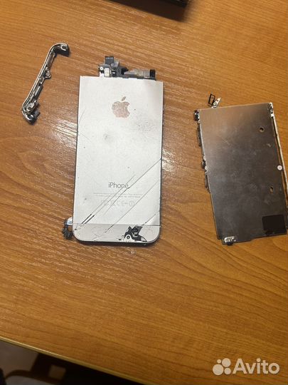 Коробка с запчастями iPhone 5s