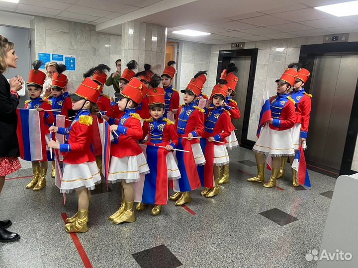 Пошив танцевальных, сценических костюмов и уборов