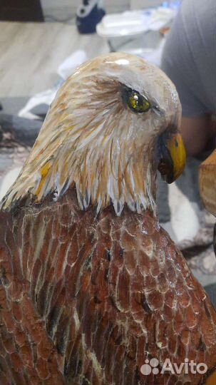 Резное панно из дерева