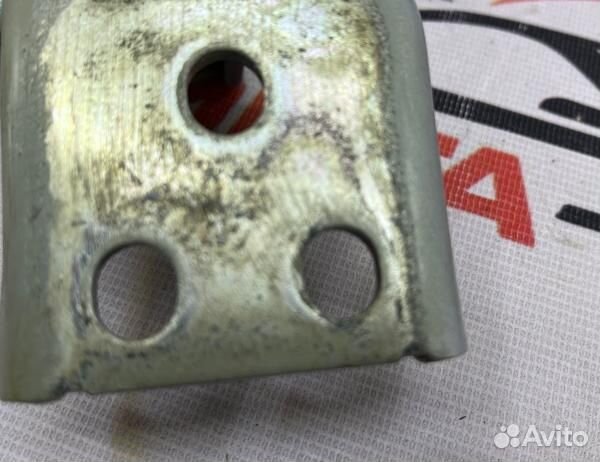 Петля двери задняя правая Peugeot Partner фургон