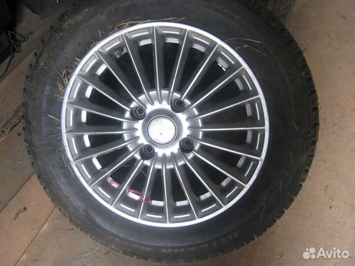 Bridgestone Blizzak Revo2 195/60 R15