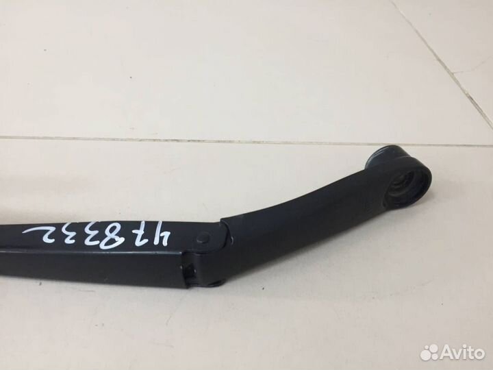 Поводок стеклоочистителя передний левый Kia Rio 3