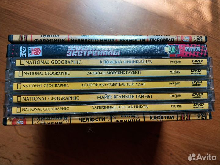 Фильмы различных жанров на DVD и VHS