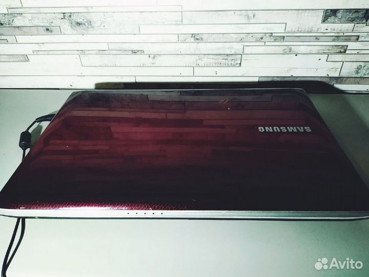 Samsung R728 - 17 дюймов \ Pentium \ 2 Озу\160HDD