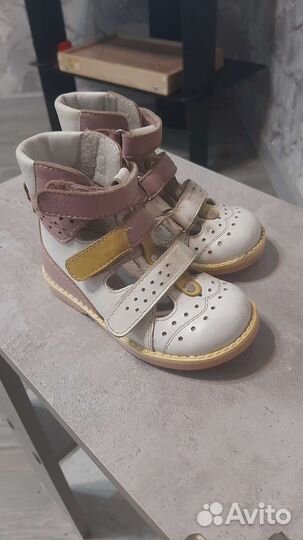 Ортопедические сандали