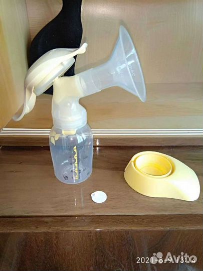 Молокоотсос medela ручной