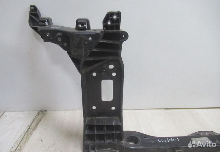 Панель передняя Hyundai Tucson 3 oem 64101d7000 (слом.часть)