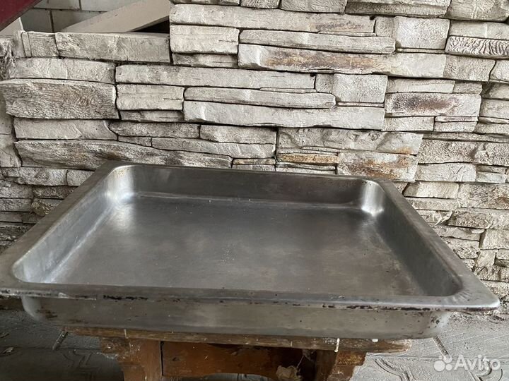 Эмалированное ведро с крышкой