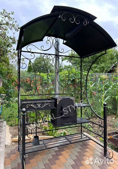 Мангал с крышей