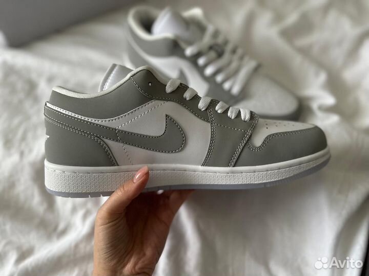 Кеды Nike Air Jordan 1 Low Wolf Grey