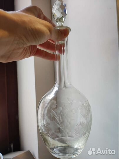 Графин старинный с резьбой