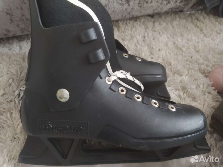 Коньки хоккейные