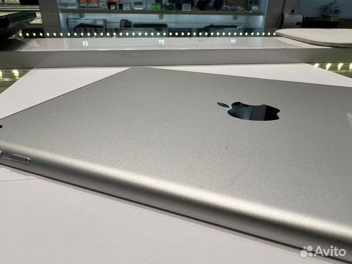 Планшет, Apple iPad (2018) 32Gb Wi-Fi
