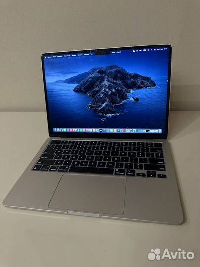 Apple MacBook air 13 2022 m2 RAM 8gb SSD 256gb