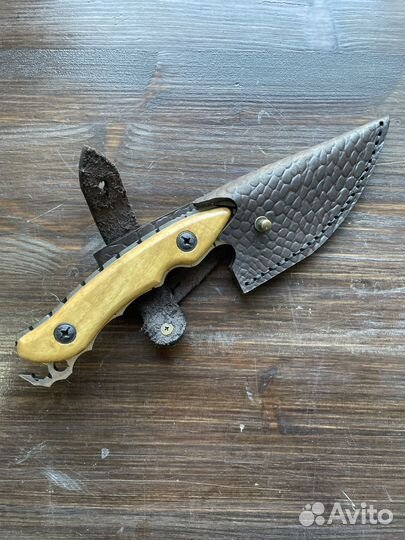 Нож шкуросъемный 