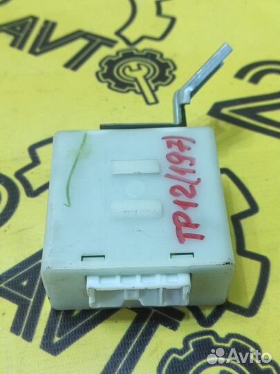 Блок управления дверьми Nissan Primera TP12 QR20DE