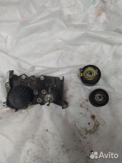 Помпа renault logan