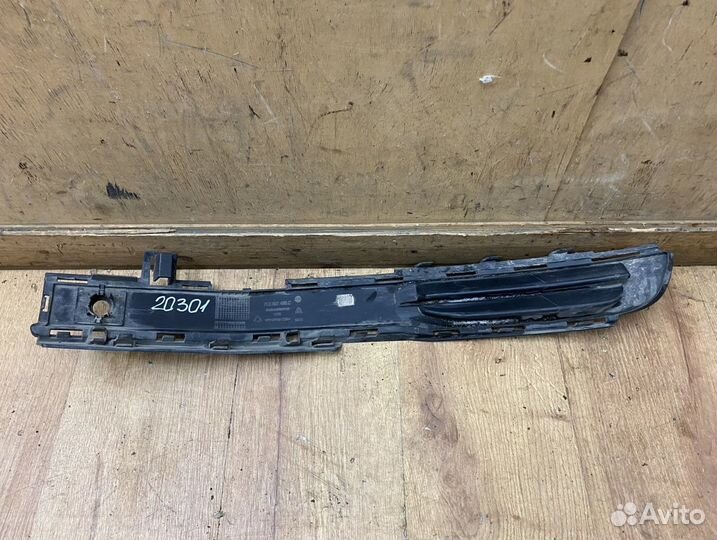 Решётка в бампер правая Volkswagen Transporter T6