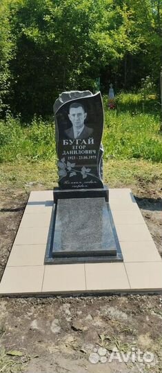 Памятники из мрамора и гранита