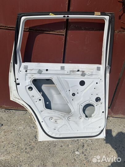 Дверь audi Q7 4L0833051, левая задняя