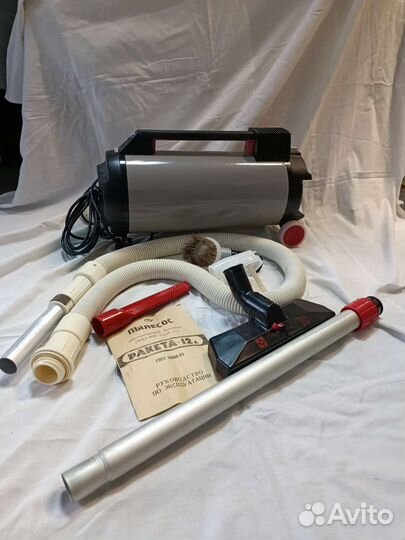 Пылесос ракета 12 А новый