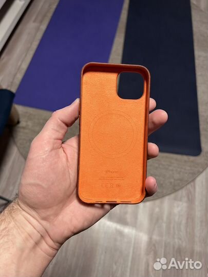 Чехол apple iPhone 14 leather orange б/у