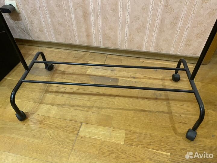 Вешалка напольная для одежды