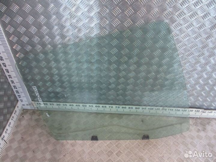 Стекло двери правое MAN 81626450040