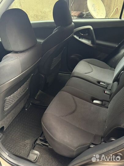 Toyota RAV4 2.0 CVT, 2011, 220 500 км