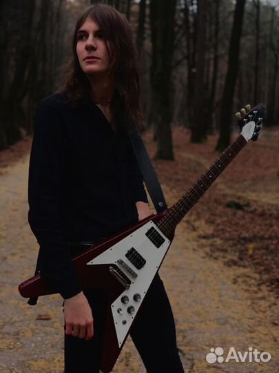 Репетитор по игре на гитаре онлайн и оффлайн