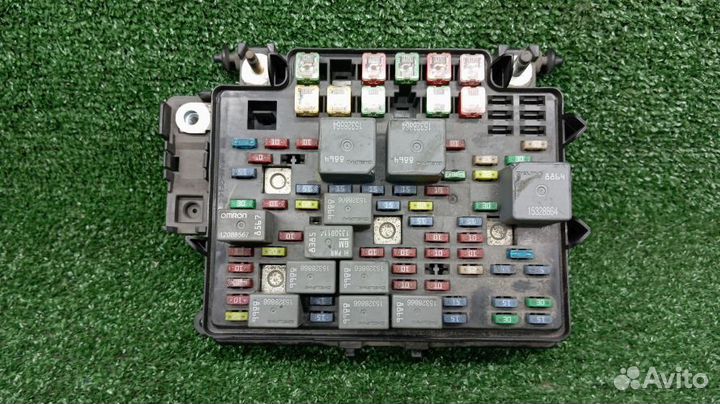 Блок предохранителей Cadillac Escalade