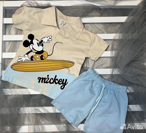Костюм на мальчика 104 и 110 Микки Маус