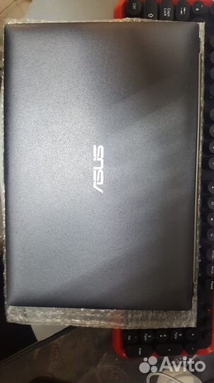 Крышка ноутбука UX31 в сборе (матрица петли шлейф)