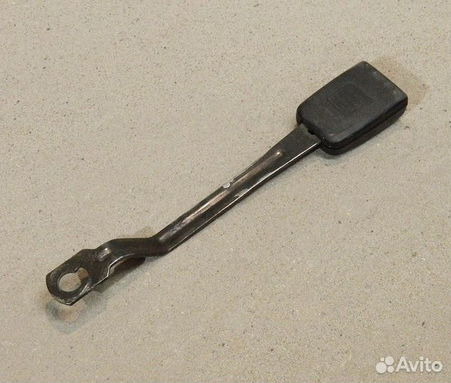 Ответная часть ремня безопасности Audi 80 B3