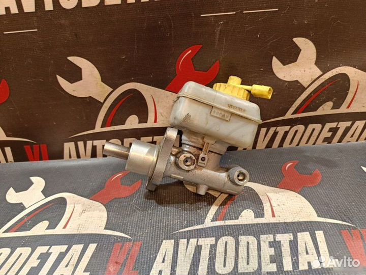 Главный тормозной цилиндр Skoda Octavia Tour седан