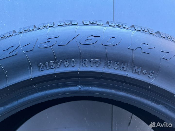 Pirelli Winter Sottozero 210 Serie II 215/60 R17