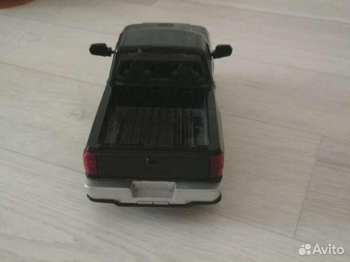 Машинка на радиоуправлении