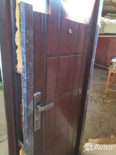 Дверь входная б/у