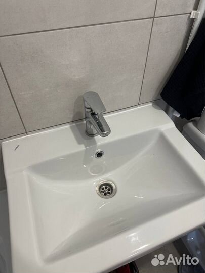 Раковина со смесителем новая
