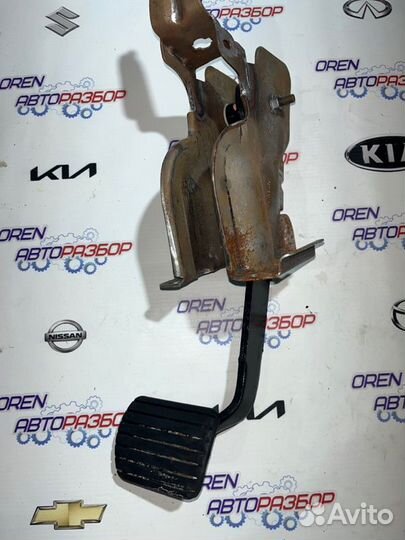 Педаль тормоза Nissan Terrano D10 2.0 F4R 2017