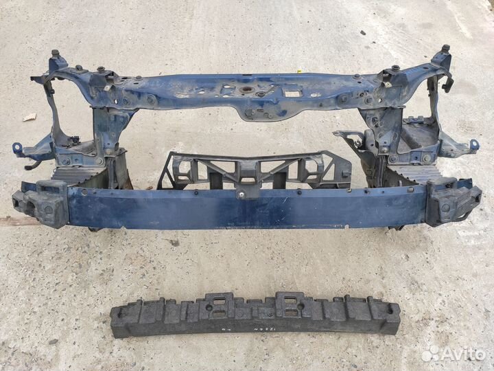 Телевизор передний в сборе на Opel Zafira B