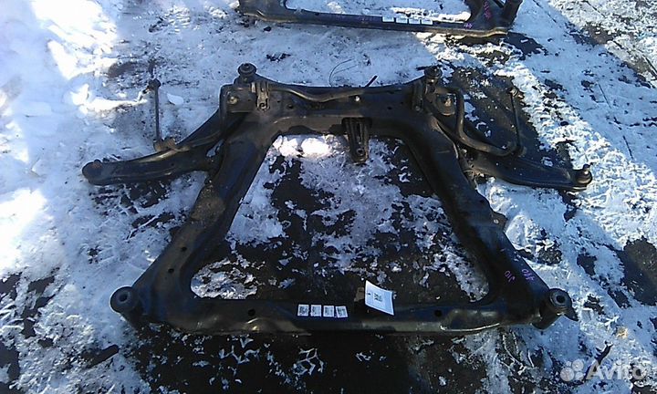 Подрамник nissan dualis J10 mr20de