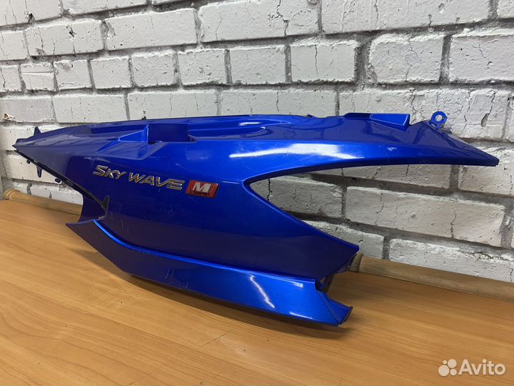 Боковина верхняя (L) Suzuki SkyWave AN250/400 ck44