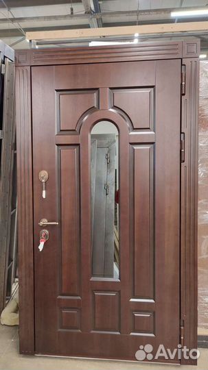 Дверь входная металлическая в дом
