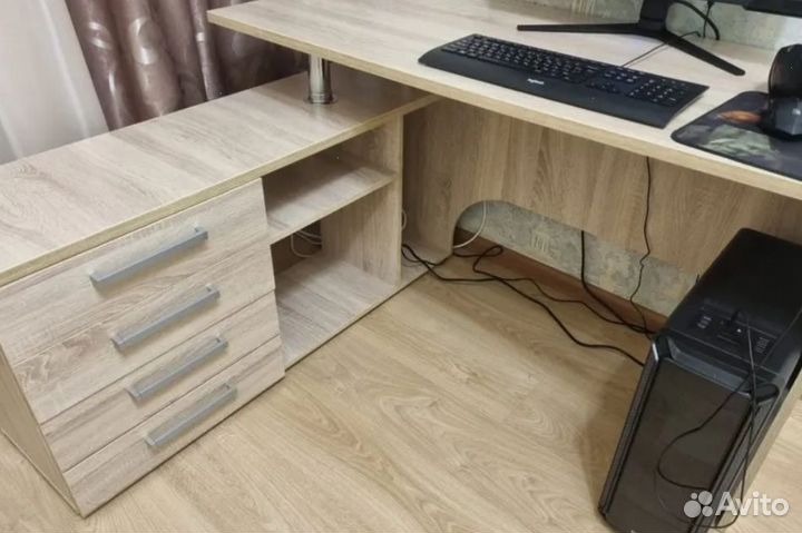Стол компьютерный Алькор