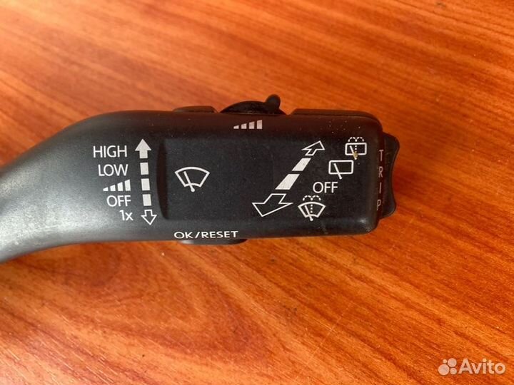 Переключатель подрулевой Vw Touran BSX 2008