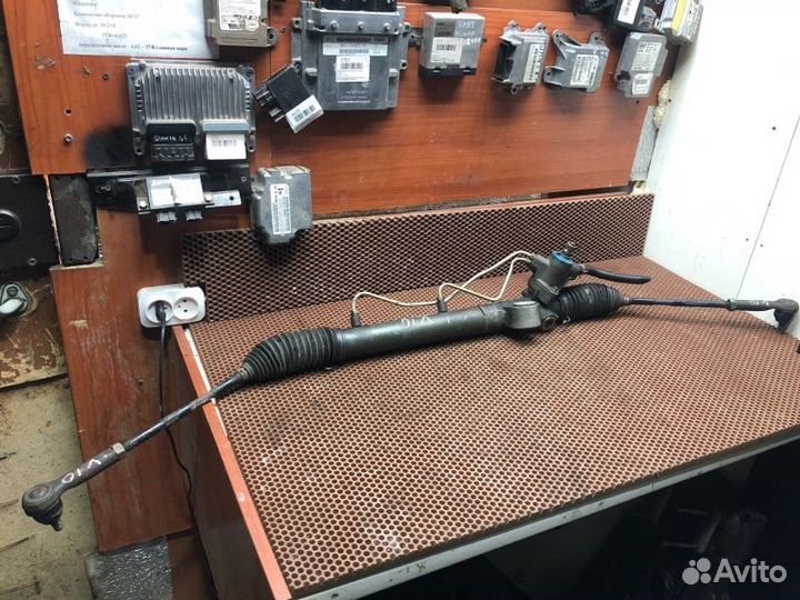 Рулевая рейка Nissan Tino V10