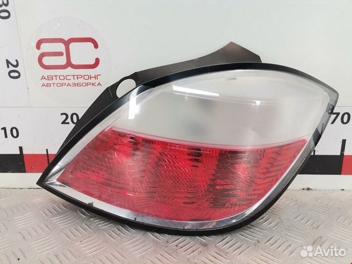 Фонарь задний для Opel Astra H 93190305