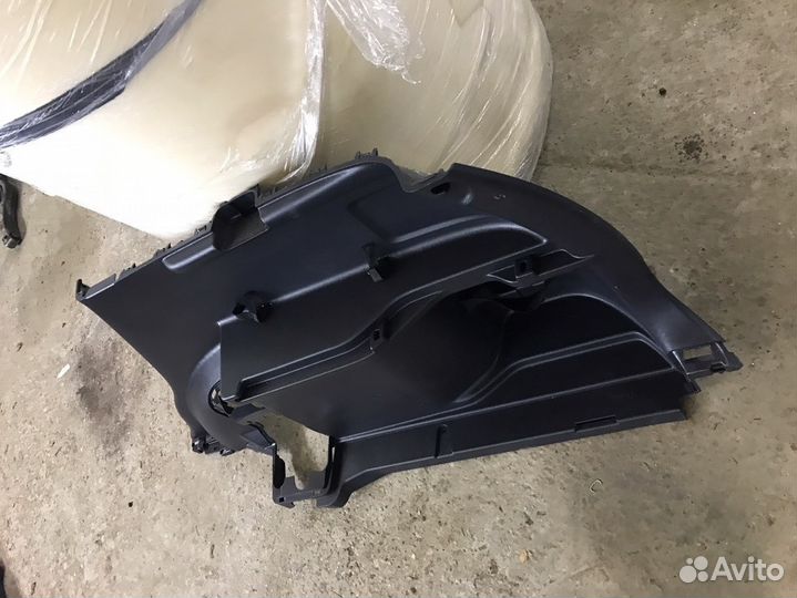 Обшивка багажника Honda CR-3 правая